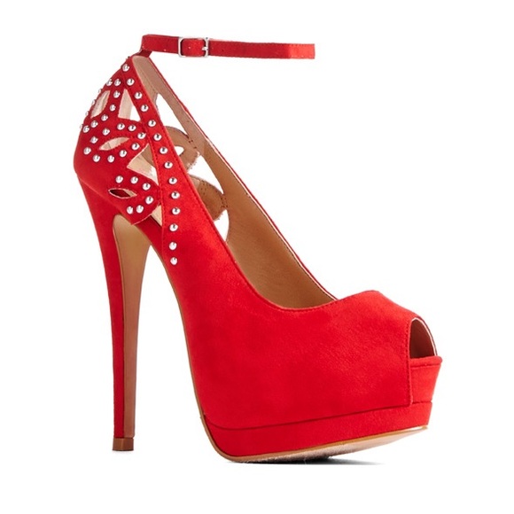 Red Heels - Picture 3 of 4